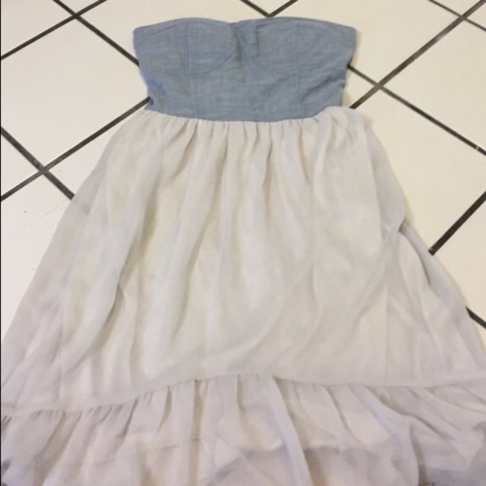 Strapless flowy dress